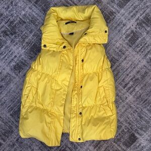 Gap puffer vest